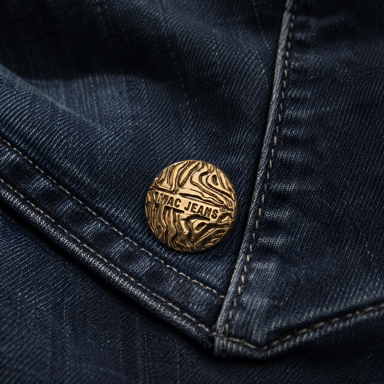 BT-224 metal button