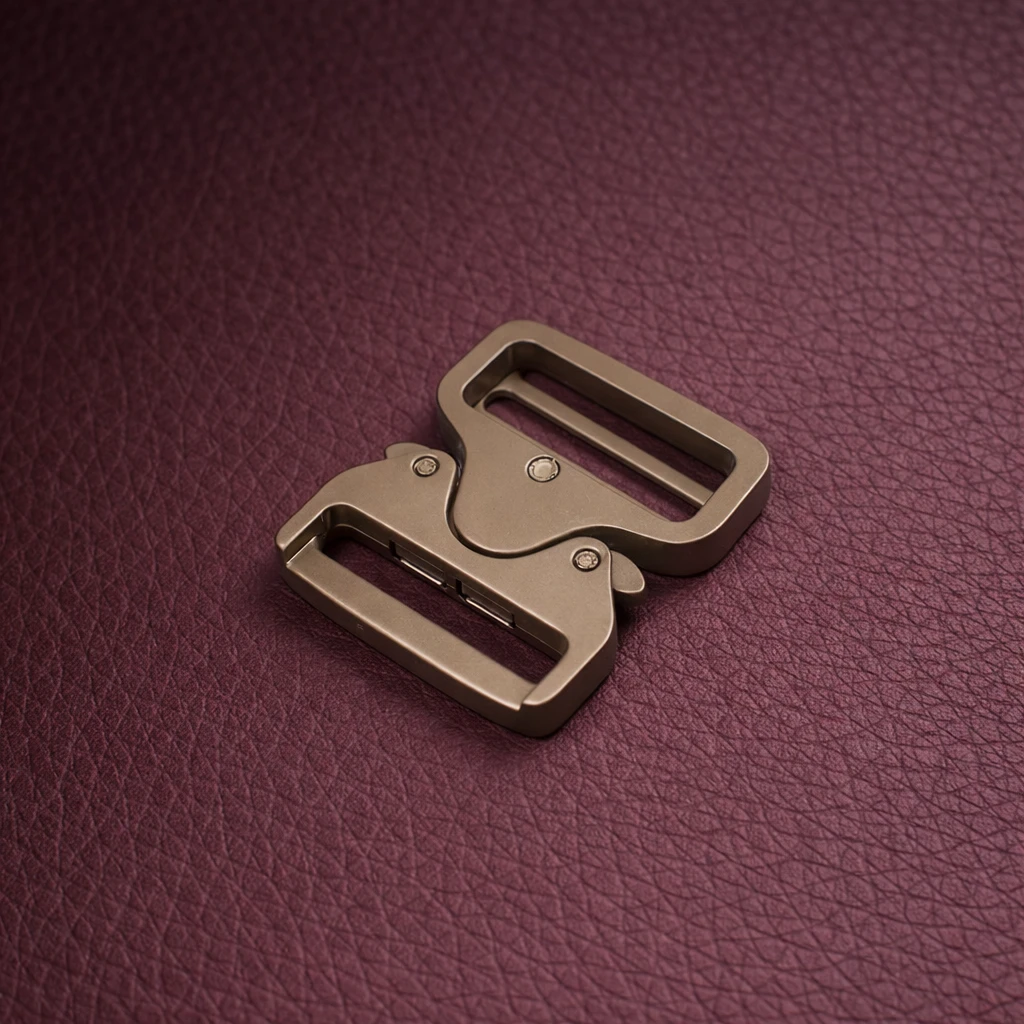 RB-136 release buckle